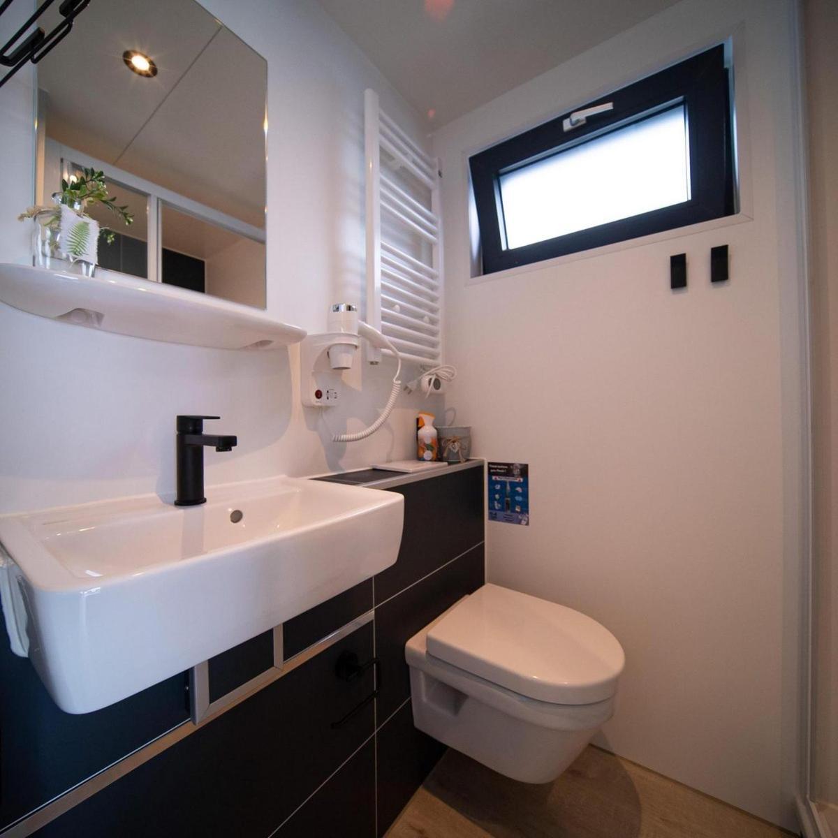 Houseboat Marina Mookerplas 4-6 Persons Plasmolen 외부 사진