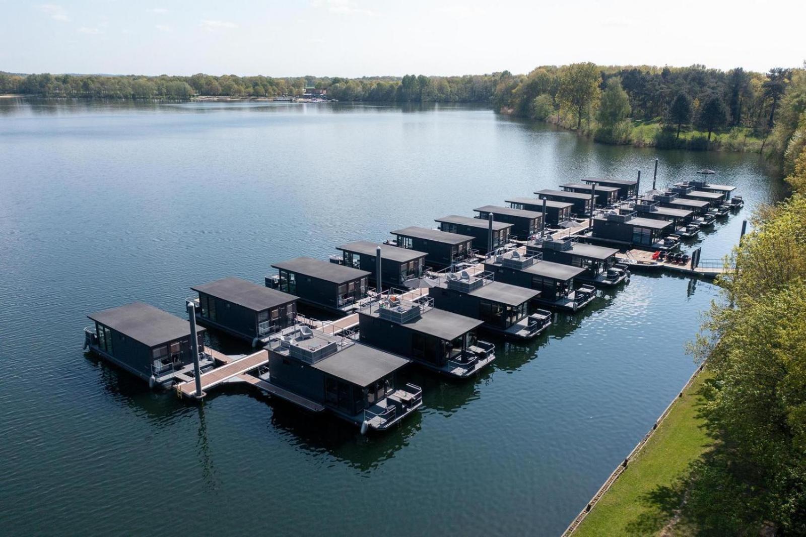 Houseboat Marina Mookerplas 4-6 Persons Plasmolen 외부 사진